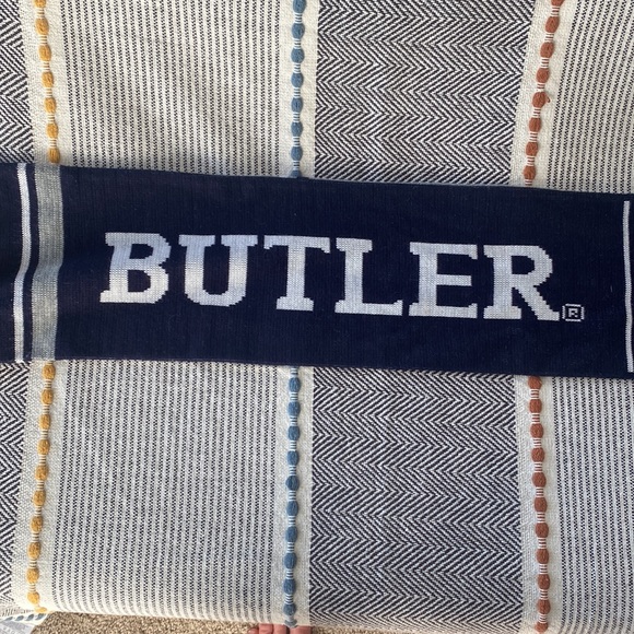 Butler Lacy School of Business Scarf - Picture 4 of 5